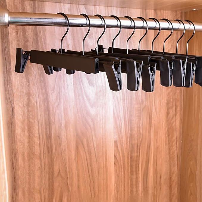 30 Pack Skirt Hangers,Pants Hangers with Clips,360 ° Swivel Hooks Space Saving Hangers for Pants, Skirts, Clothes, Jeans, Black