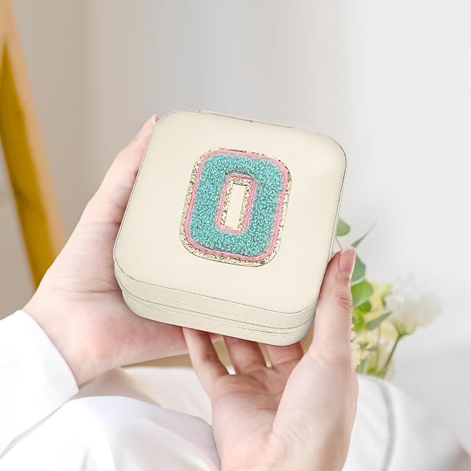 SANDJEST Personalized Jewelry Box, White Travel Jewelry Box with Initial O, Small Monogrammed Jewelry Case Organizer for Girls Women Teen Kids, Mini Travel Essentials Gifts for Birthday Christmas