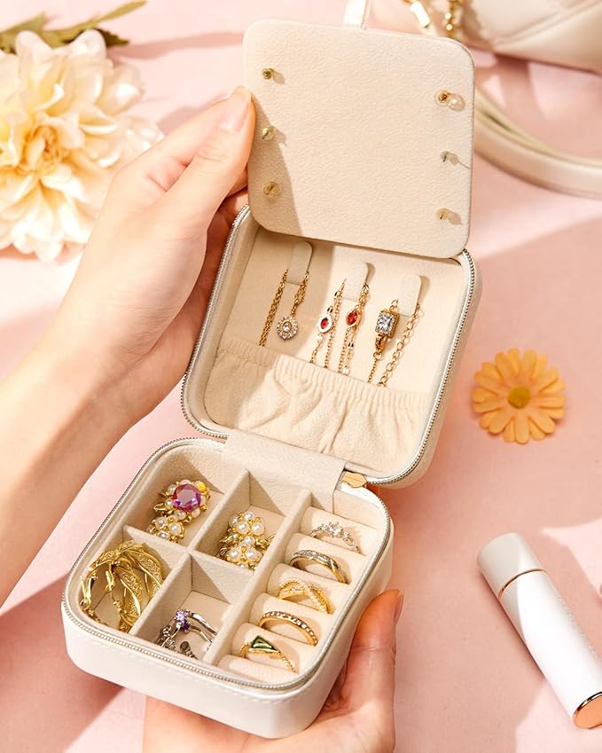 Enthralite Travel Jewelry Box for Girls: Traveling Jewelry Case Gift for Women - Mini Organizer for Necklaces Earrings White Z