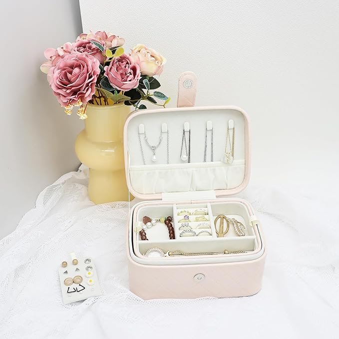 Jewelry Travel Case, 2-Layer Jewelry Box Organizer Medium Jewelry Travel Box, Portable Faux Leather Jewellery Storage Boxes with Argyle for Women, Daily Jewellery Case Home Use (Apricot beige)