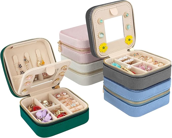 DesignSter Travel Jewelry Box - Velvet Mini Jewelry Organizer, Small Jewelry Case for Girls Women, Jewelry Storage Box for Rings Earrings Necklace (Square, Emerald Green)