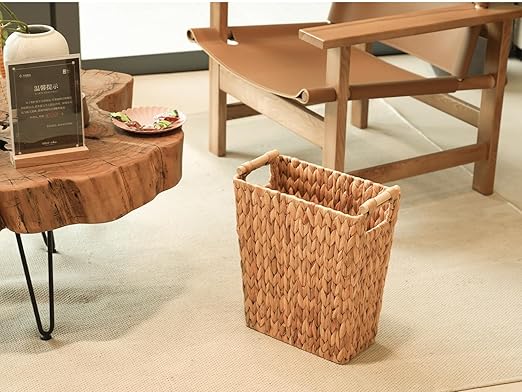 Coeusy 6 Gallon Wicker Trash Can with Wooden Handle,Wicker Waste Basket for Bathroom,Bedroom,Large Narrow Water Hyacinth Trash Basket,Rattan Boho Decor Farmhouse Bathroom Trash Can