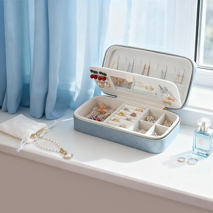 DesignSter Travel Jewelry Case, Woven Embossed PU Leather Jewelry Organizer with Mirror, Small Portable Jewelry Box for Women Rings Necklaces Bracelets Earrings