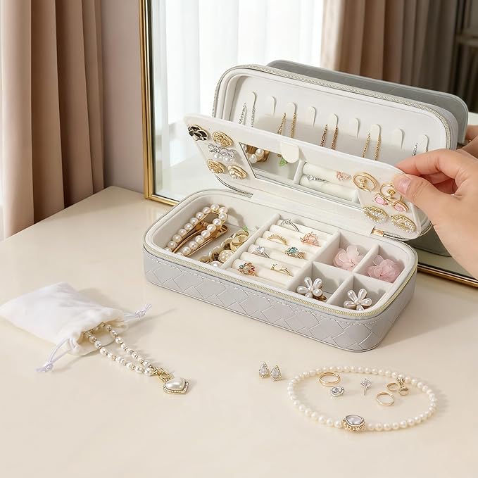 DesignSter Travel Jewelry Case, Woven Embossed PU Leather Jewelry Organizer with Mirror, Small Portable Jewelry Box for Women Rings Necklaces Bracelets Earrings