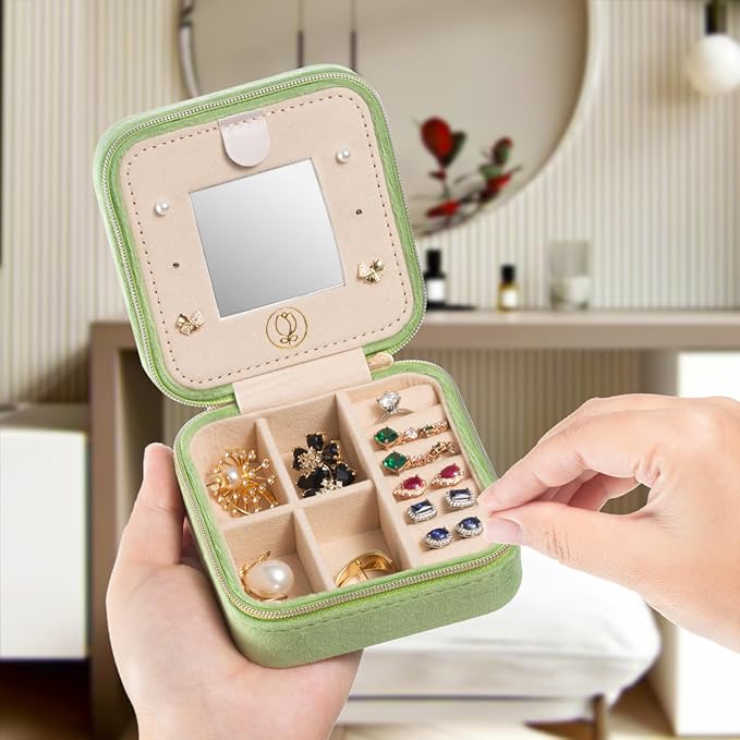 TRODANCE Plush Velvet Travel Jewelry Case Organizer, Small Travel Jewelry Box,Portable Jewelry Box Travel Mini Organizer Portable Display Storage Box For Rings Earrings Necklaces (Grass Green)