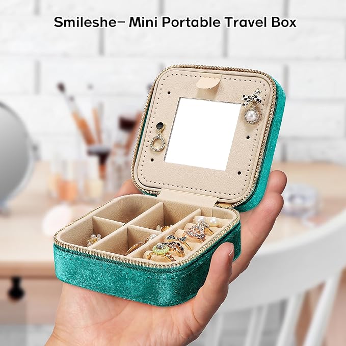 Plush Velvet Travel Jewelry Box for Women & Girls - Small Portable Organizer, Storage Case for Rings, Earrings, Necklaces & Bracelets – Ideal Gift for Travel & Occasions (Green)