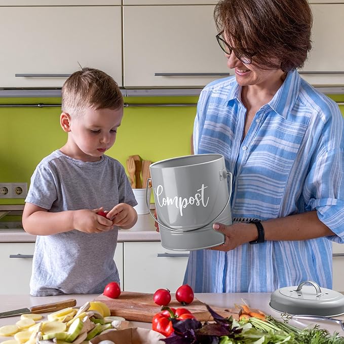 DAYYET Gray Compost Bin Kitchen, 1.3 Gallon Farmhouse Kitchen Compost Bin Countertop with Lid and Charcoal Filters, Indoor Compost Bucket for Decor and Accessories