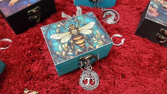 JB&C Premium Bee Trinket Box Small Jewelry Keepsake Box | Earrings Necklace Storage Box for Girls Women | Bee lovers Gift Idea, Animals Ornaments for Home Décor (3BES)