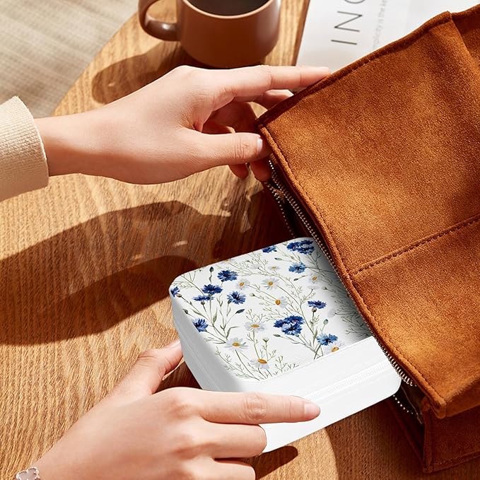 Daisy White Small Portable Jewelry Organizer Box Travel Jewelry Case Mini Jewellery Storage Box Portable jewellery Case for Rings Necklaces Earrings Gifts for Men Women Birthday Christmas