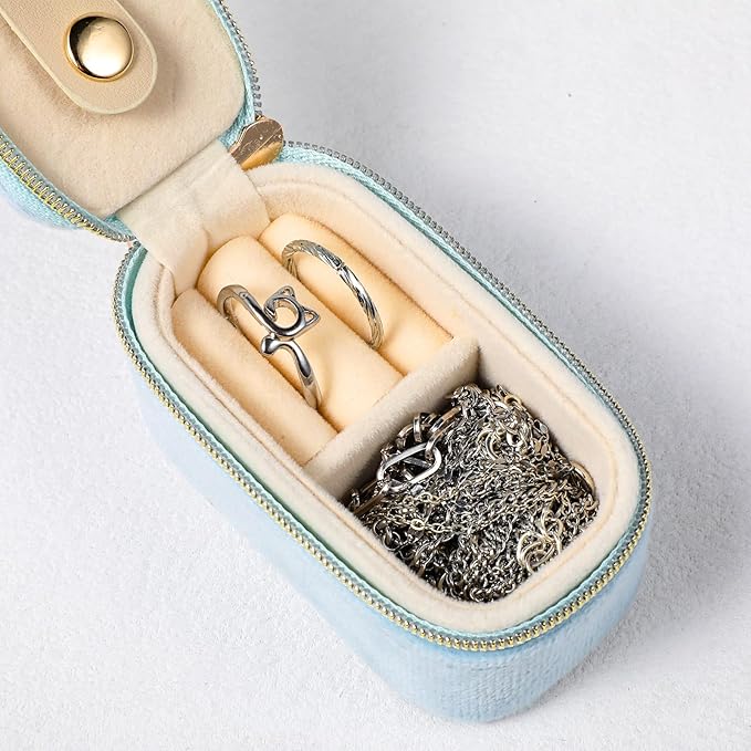 Travel Jewelry Case Velvet Travel Jewelry Box with Keychain 2-in-1 Ring Holder Keychain Small Jewelrys Organizer Case for Women, Portable Mini Storage Clutch for Earrings, Necklaces