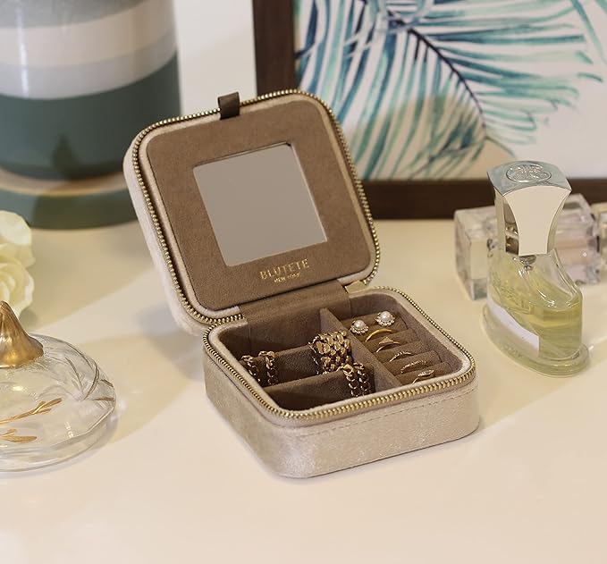 BLUTETE Travel Jewelry Box Organizer Velvet Travel Case With Mirror Ring Earrings Necklaces Storage Organizer Box (Champagne)