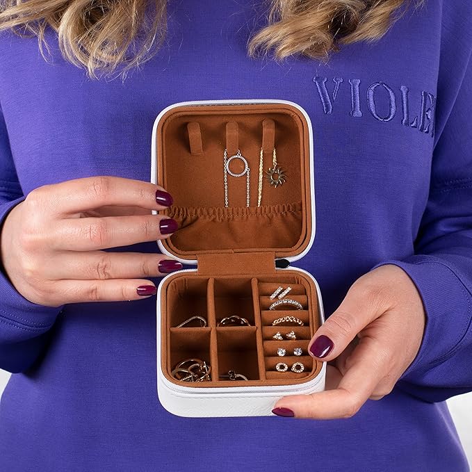 Custom Leather Jewelry Box w/Name & Birth Flower Month - Birthday Gifts for Women, Personalized Jewelry Travel Case - Customized Jewelry Organizer Box, Mom Birthday Gifts - Chestnut